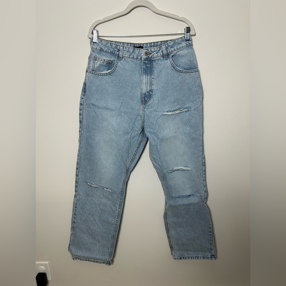 PrettyLittleThing Wash Distressed Straight Leg Denim